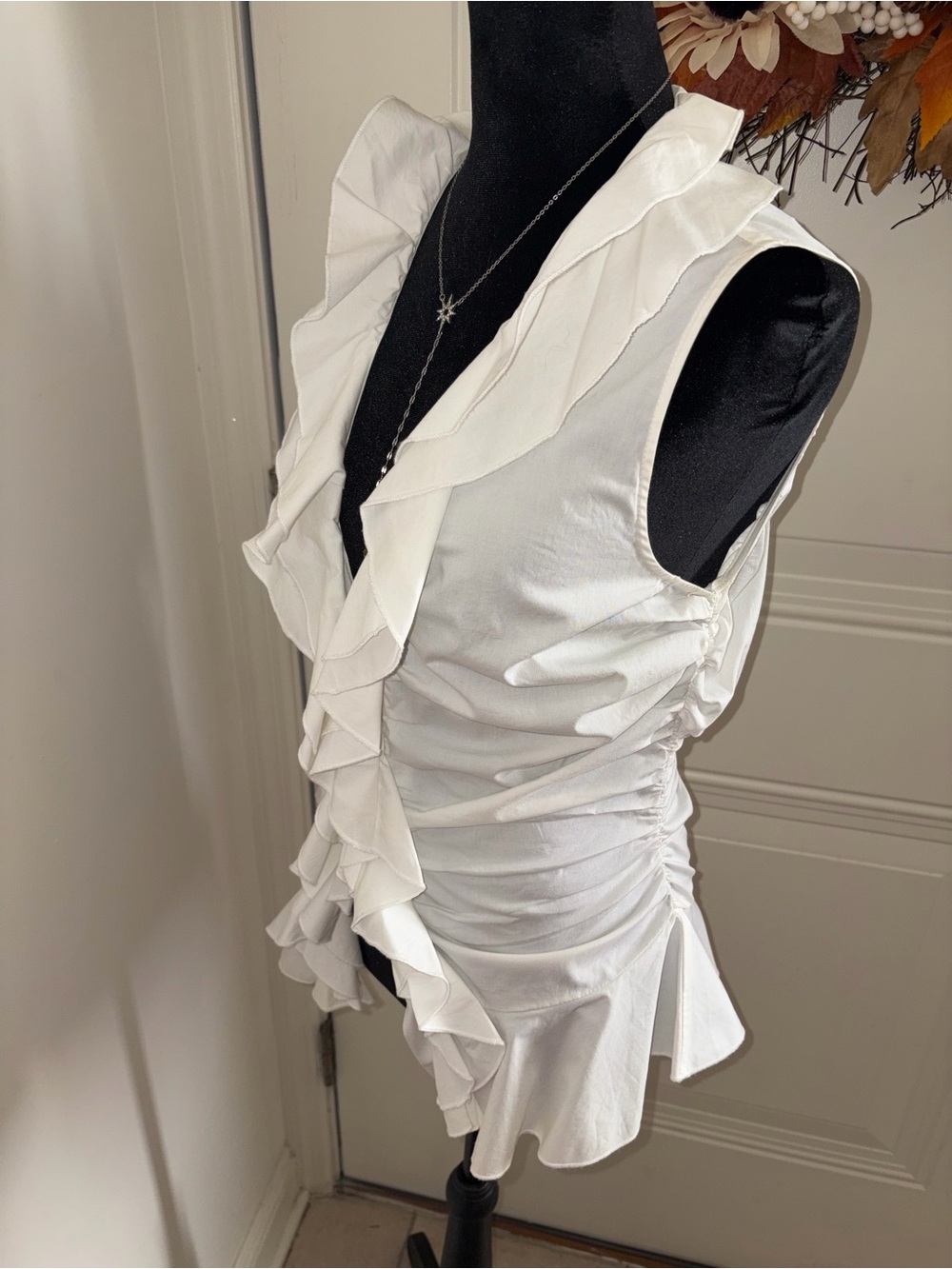 Arden B White Ruffled Sleeveless Peplum Super Sexy fitted Blouse brand new/tags! - Picture 5 of 9